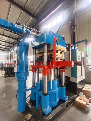 Rubber sleeve injection molding machine