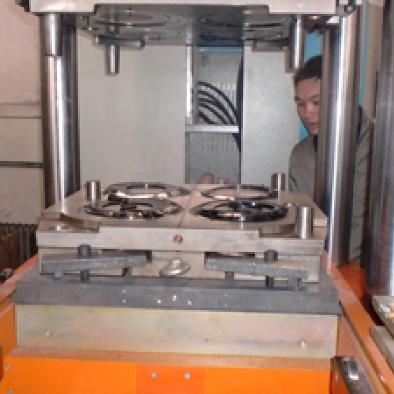 rubber injection moulding machine